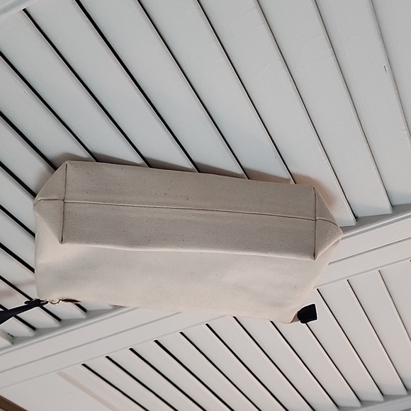 Tommy Hilfiger canvas wristlet - Picture 5 of 8